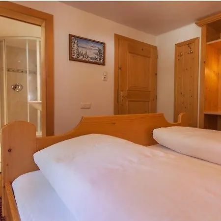 Edelweiss Guest house 4*