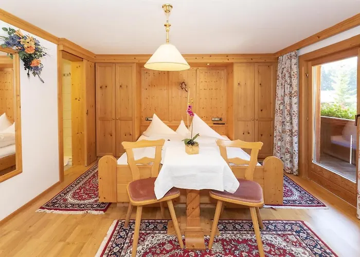 Casa de hóspedes Edelweiss 3*